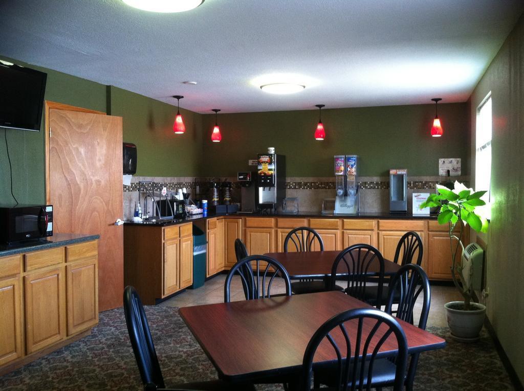 Super 8 By Wyndham Sikeston/Miner Area Hotel Exterior photo